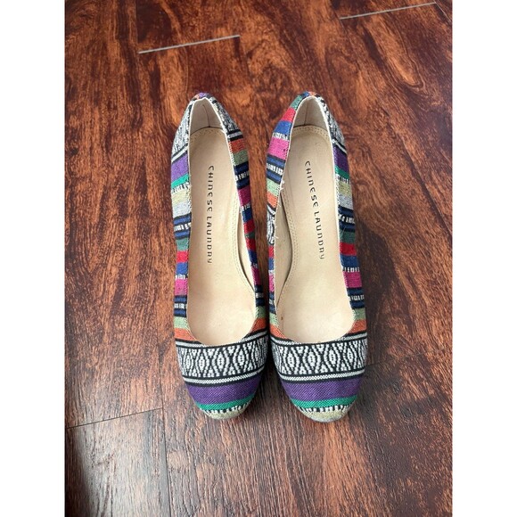 Chinese Laundry Platform Size 6.5 Purple Multi Color Tribal Tapestry Suede Heel - Picture 1 of 9